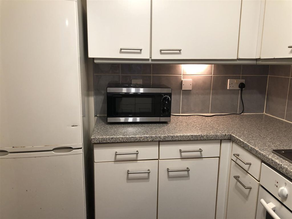 Property photo 3 of 8