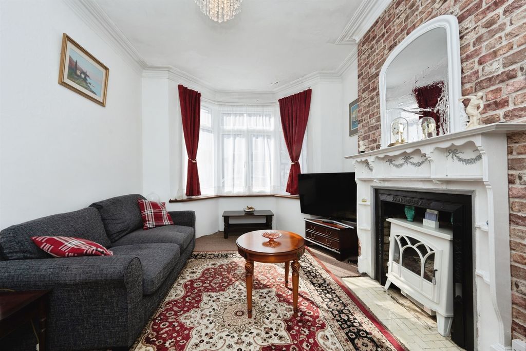 Property photo 2 of 14