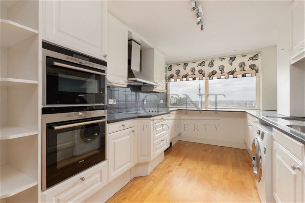Property photo 2 of 8 Kitchen