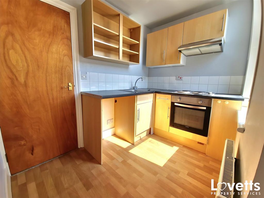 Property photo 3 of 6 Flat 2 Kitchen