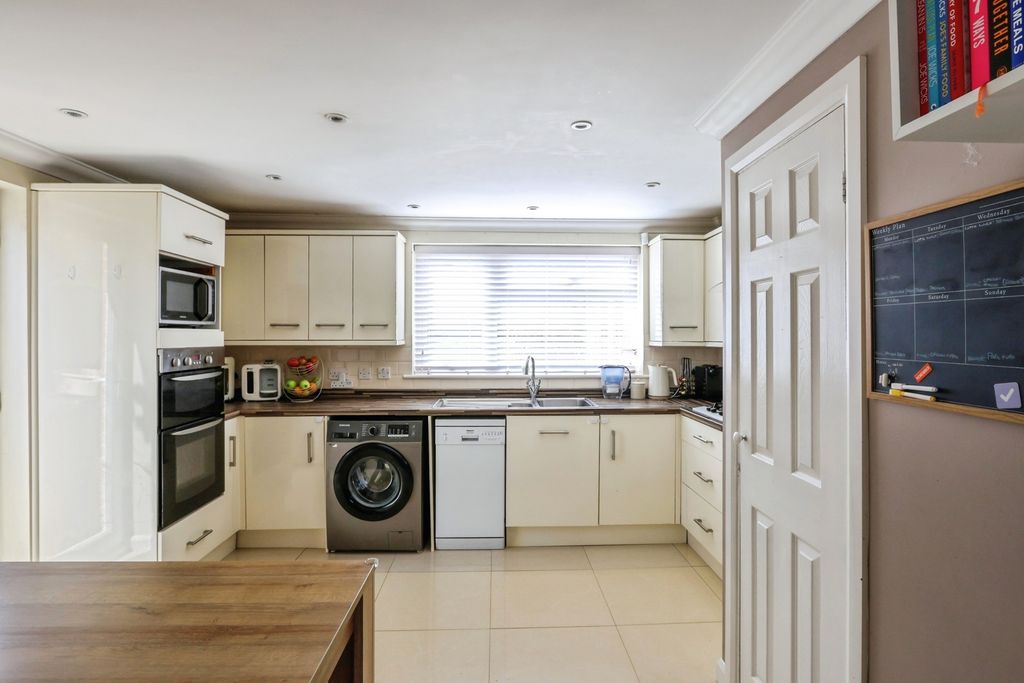 Property photo 3 of 20 Pbox-Img.Jpg