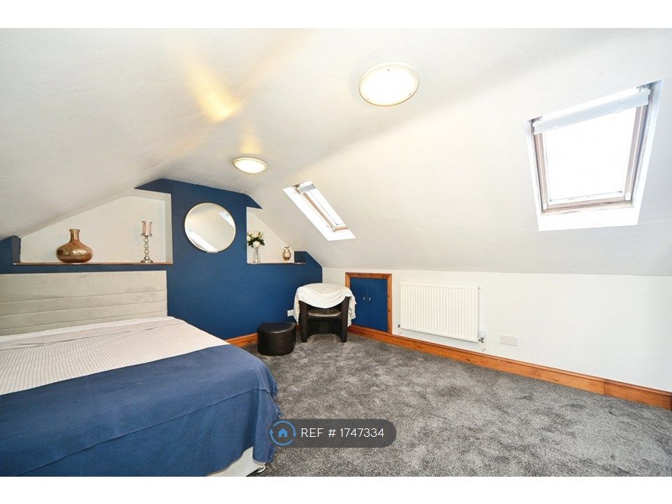 Property photo 3 of 19 Bed 2c