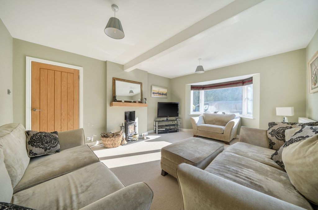 Property photo 3 of 40 Sitting Room