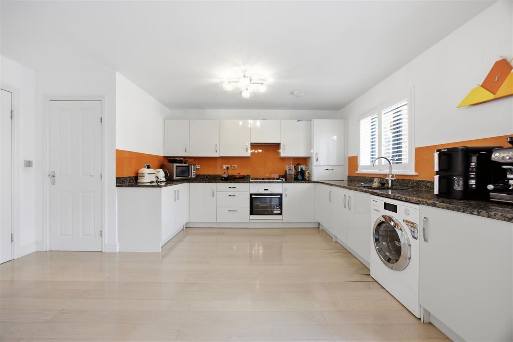 Property photo 2 of 16 Kitchen