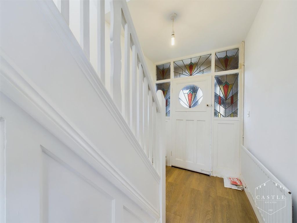 Property photo 1 of 11 Hall