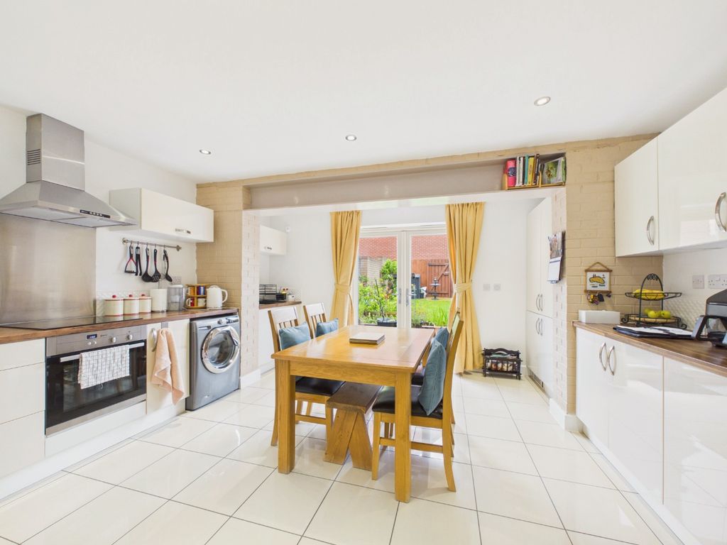 Property photo 3 of 12 5161876