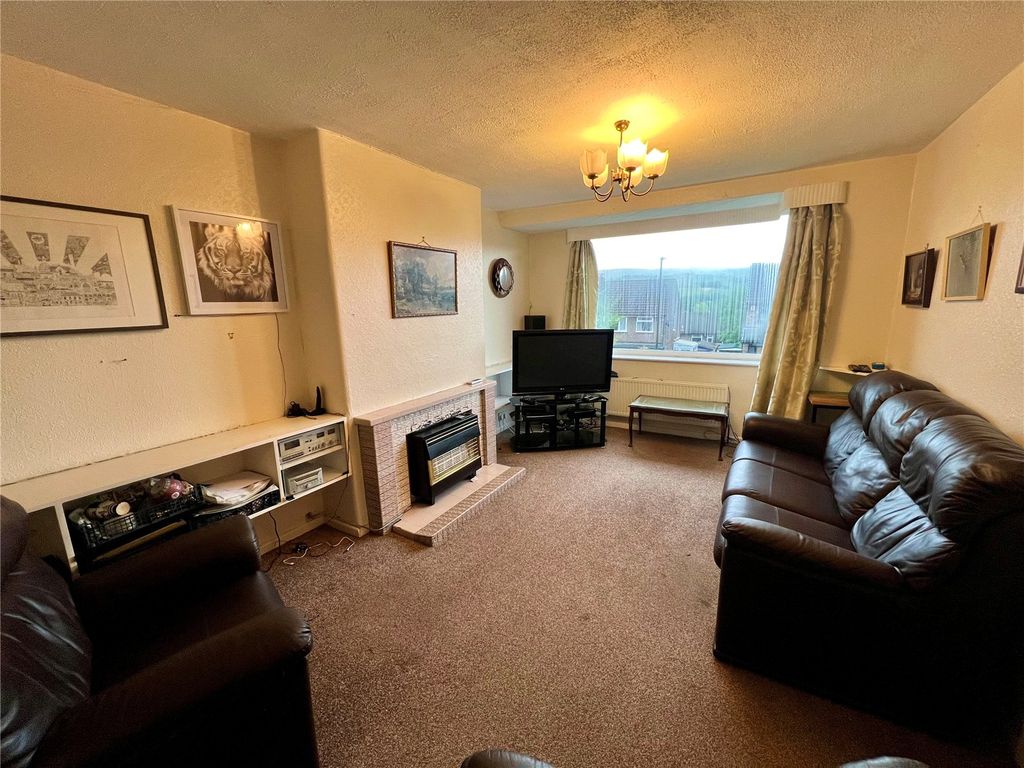 Property photo 3 of 11 Lounge