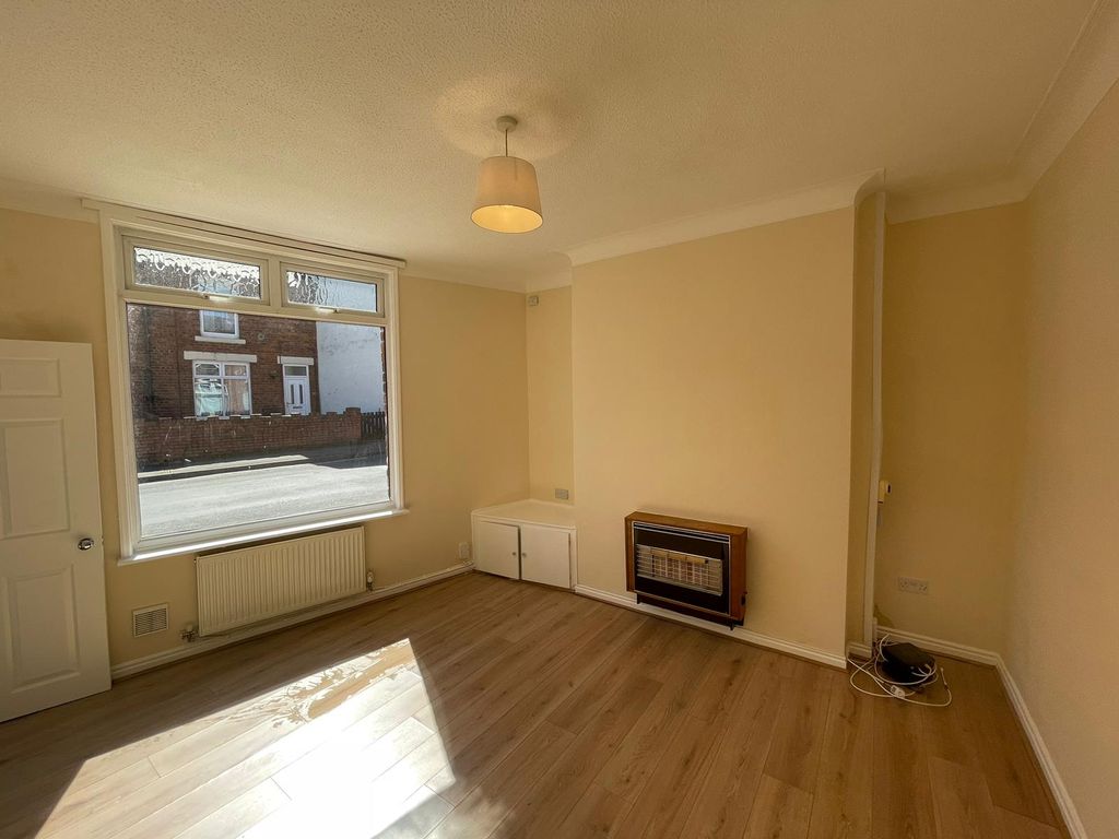 Property photo 3 of 6 Gallery