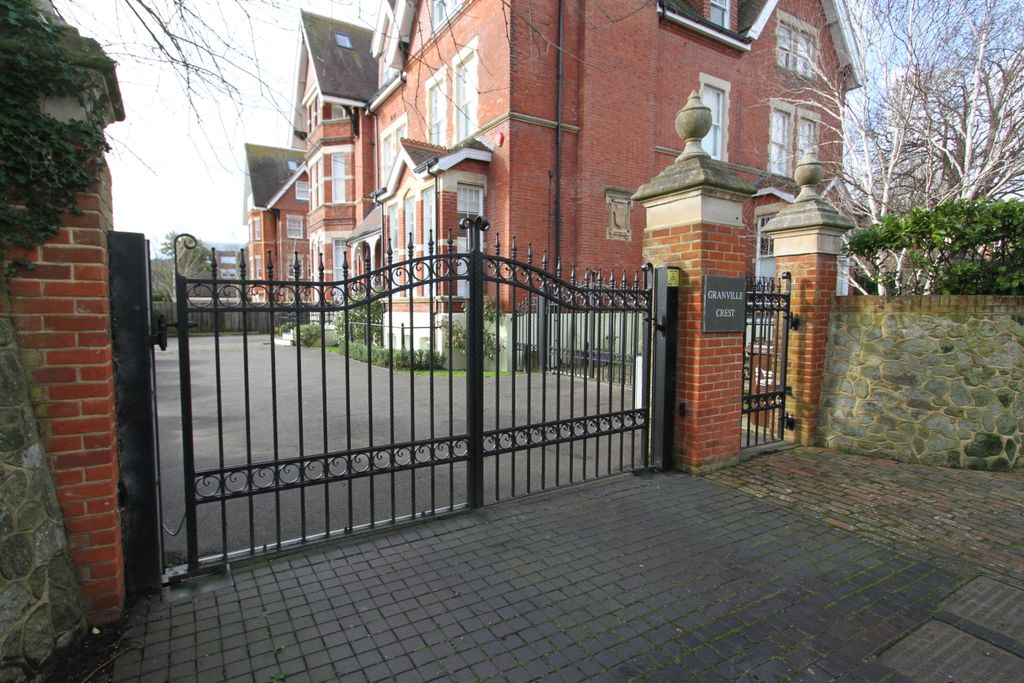 Additional image 17 of 3 bed flat for saleBolsover Road, Eastbourne BN20
