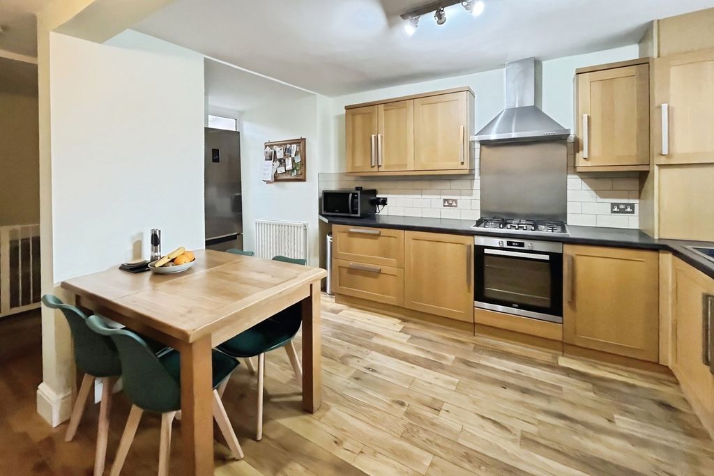 Property photo 3 of 11 Kitchen/Dining Room