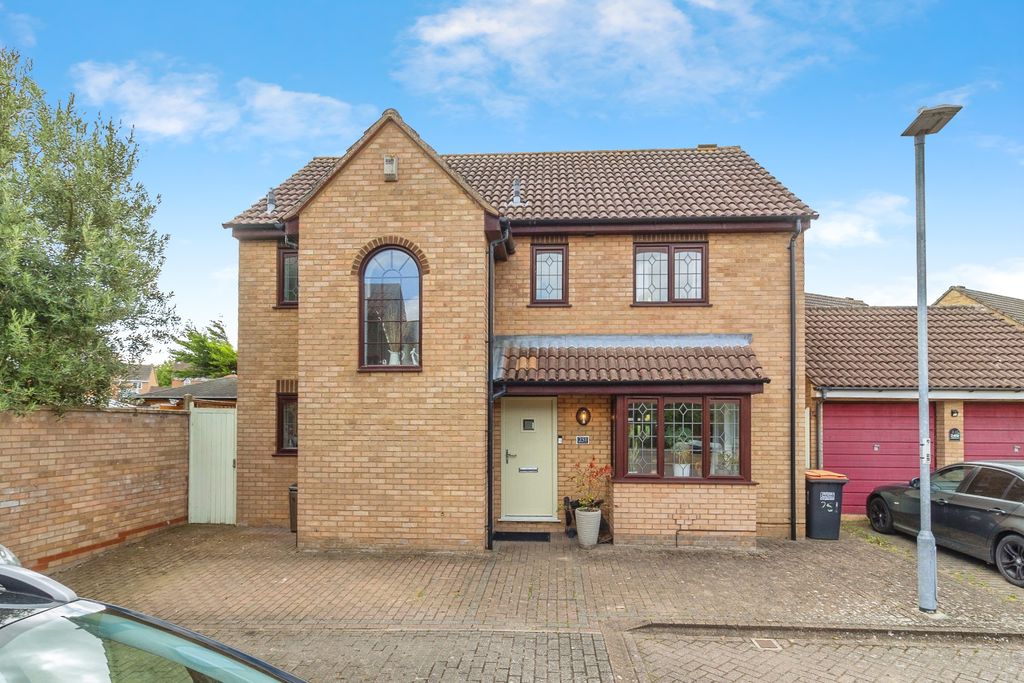 Property photo 1 of 18