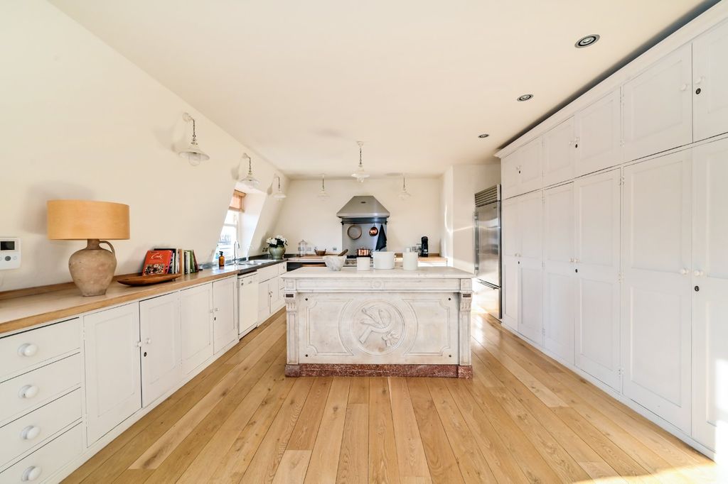 Property photo 3 of 47 Kitchen