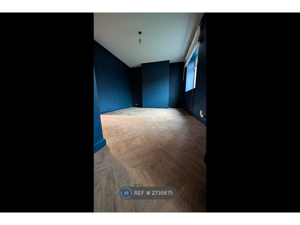 Property photo 3 of 14 Living Room