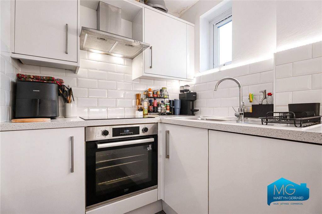 Property photo 1 of 21 Picture No. 35