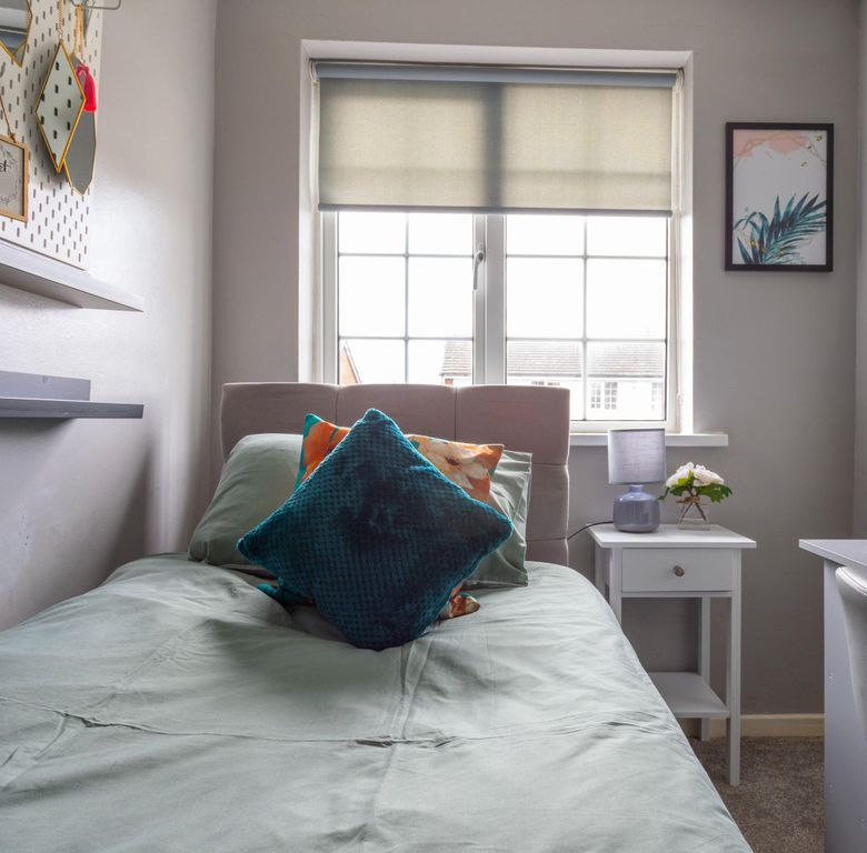 Property photo 3 of 7 Photo 2