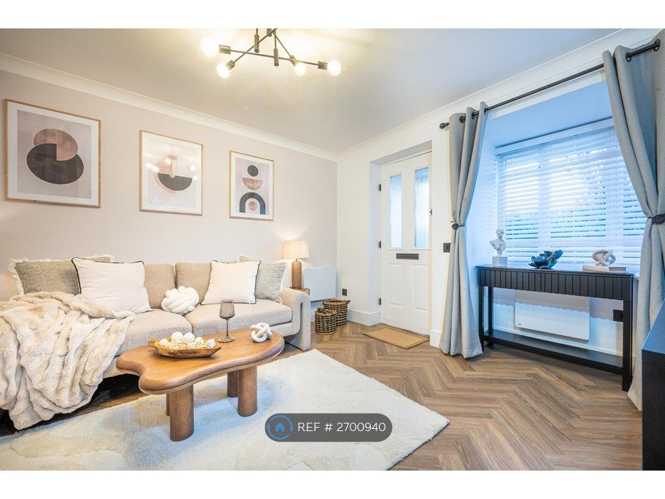 Property photo 1 of 19 Living Room