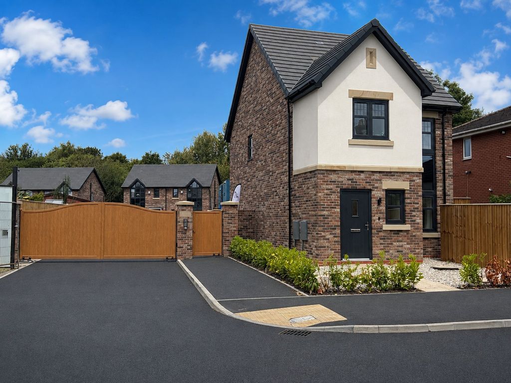 Property photo 2 of 31 Gated Development