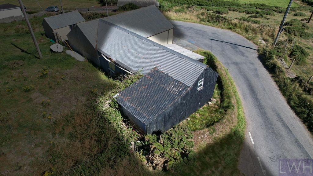 Property photo 3 of 9 3