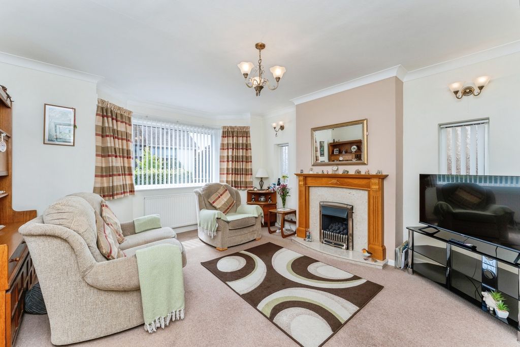 Property photo 3 of 27 Pbox-Img.Jpg