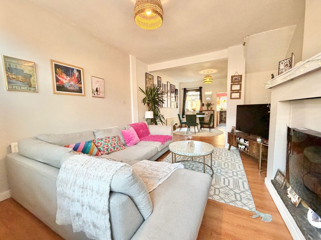 Property photo 3 of 21