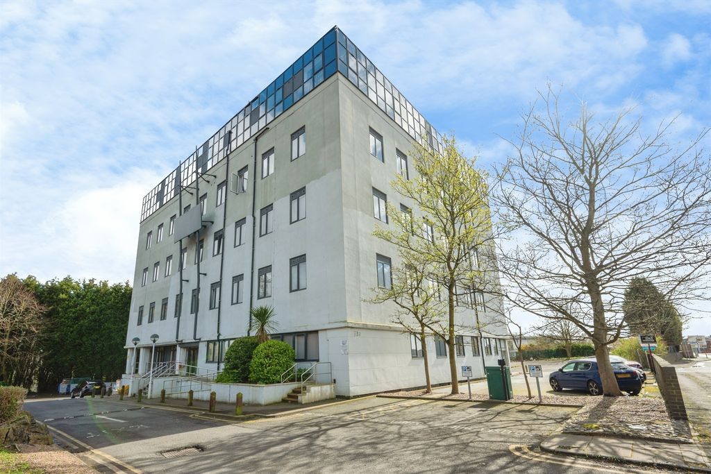 Property photo 1 of 11