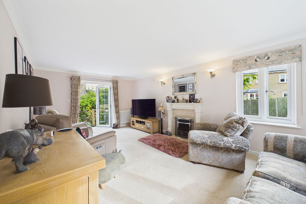 Property photo 3 of 21