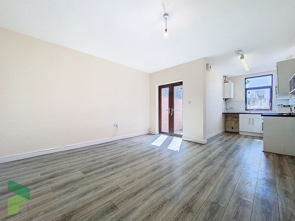 Property photo 1 of 26 Dining Room Through To Fitted Kitchen