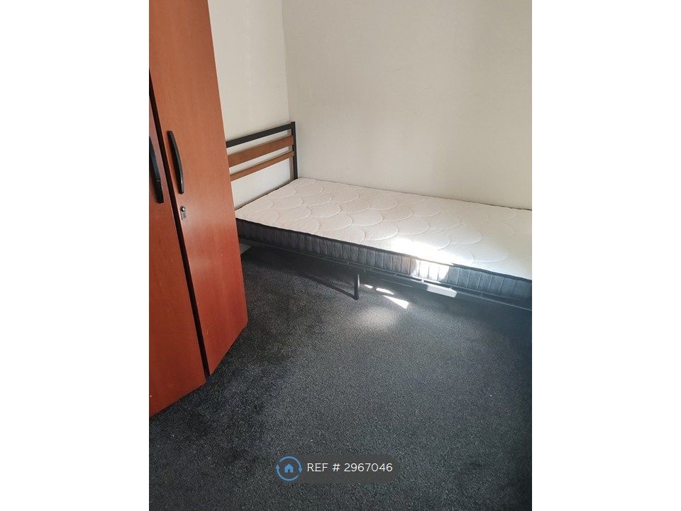 Property photo 2 of 33