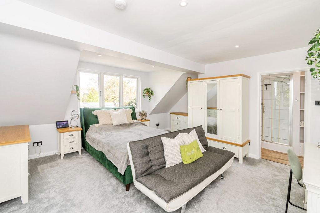 Property photo 3 of 22 Pbox-Img.Jpg