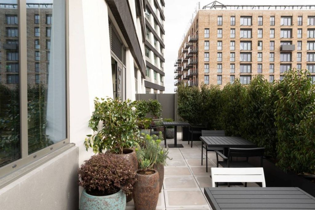 Property photo 3 of 21