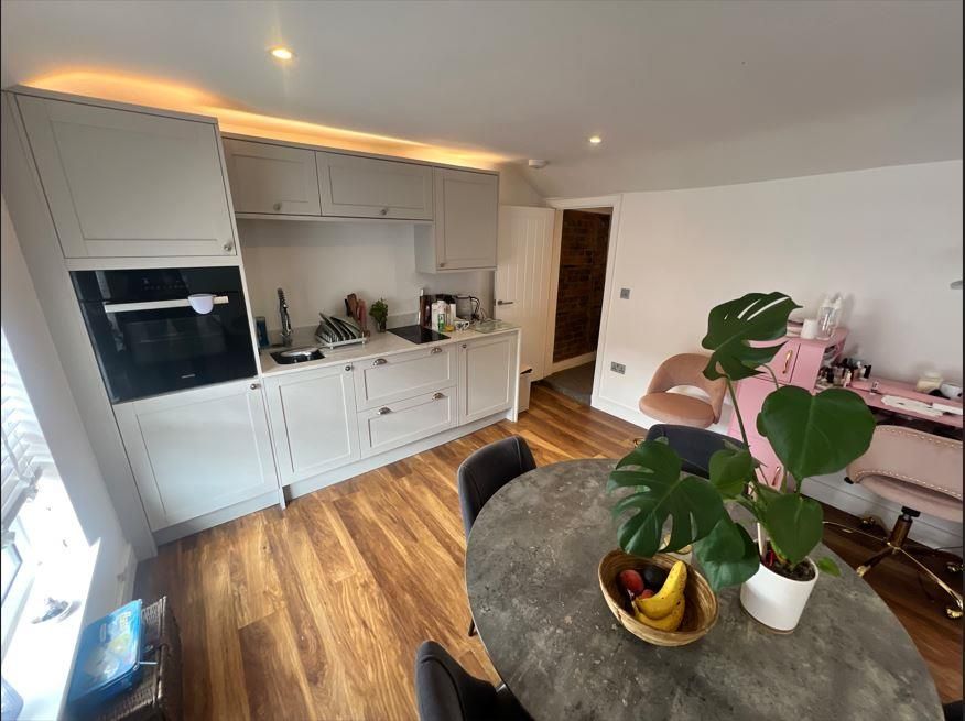 Property photo 3 of 6 Kitchen