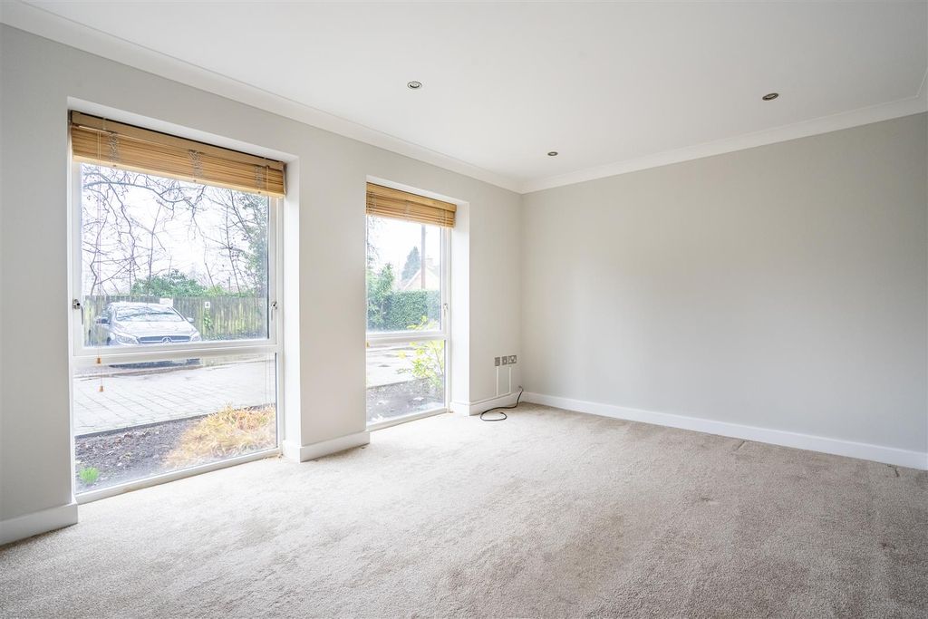 Property photo 3 of 15 2 Oc-4.Jpg