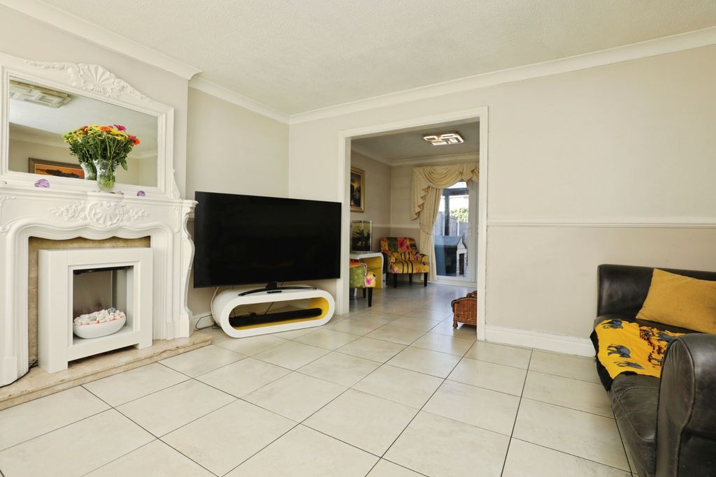 Property photo 3 of 15