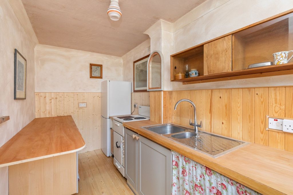 Property photo 3 of 14 4463453