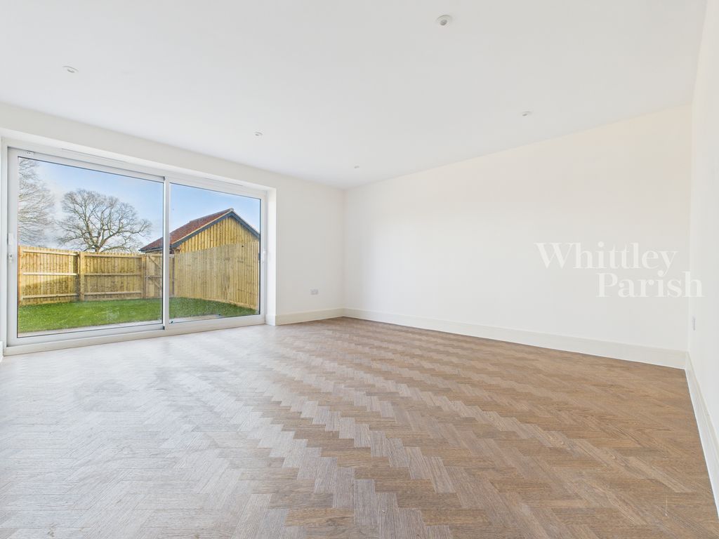 Property photo 2 of 34 Cam04332G0-Pr0593-Still004