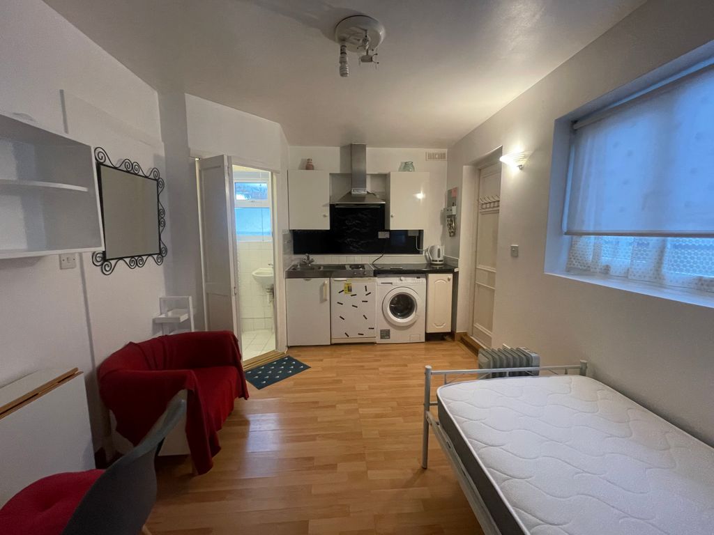 Property photo 2 of 3