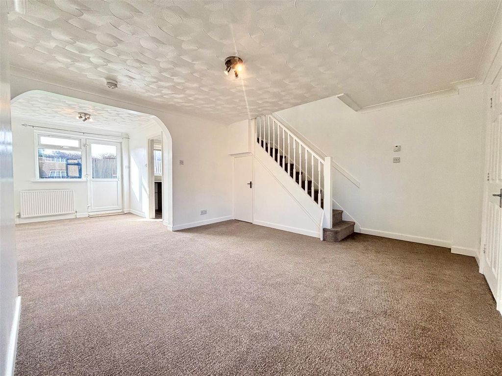Property photo 2 of 18 Living/Dining Room