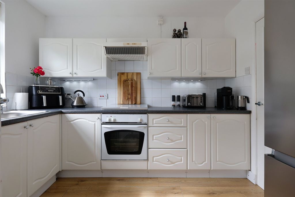 Property photo 3 of 17 Picture No. 04