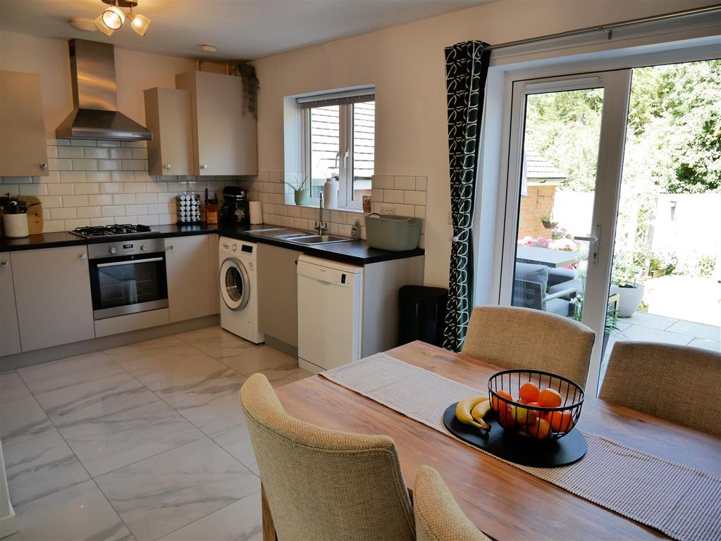 Property photo 3 of 23 Dining Kitchen