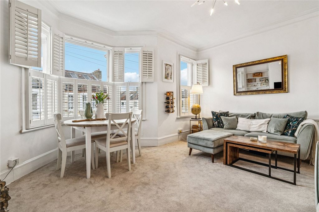 Property photo 2 of 15 Reception