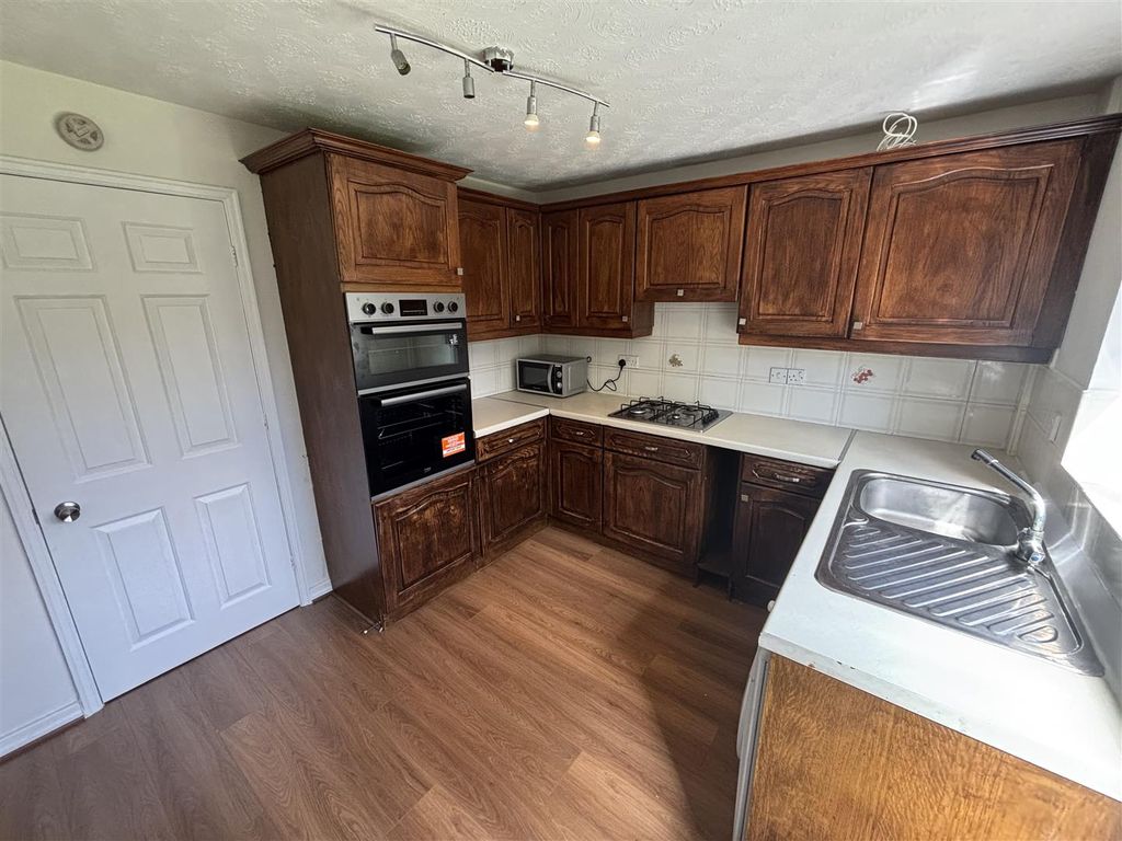 Property photo 3 of 21