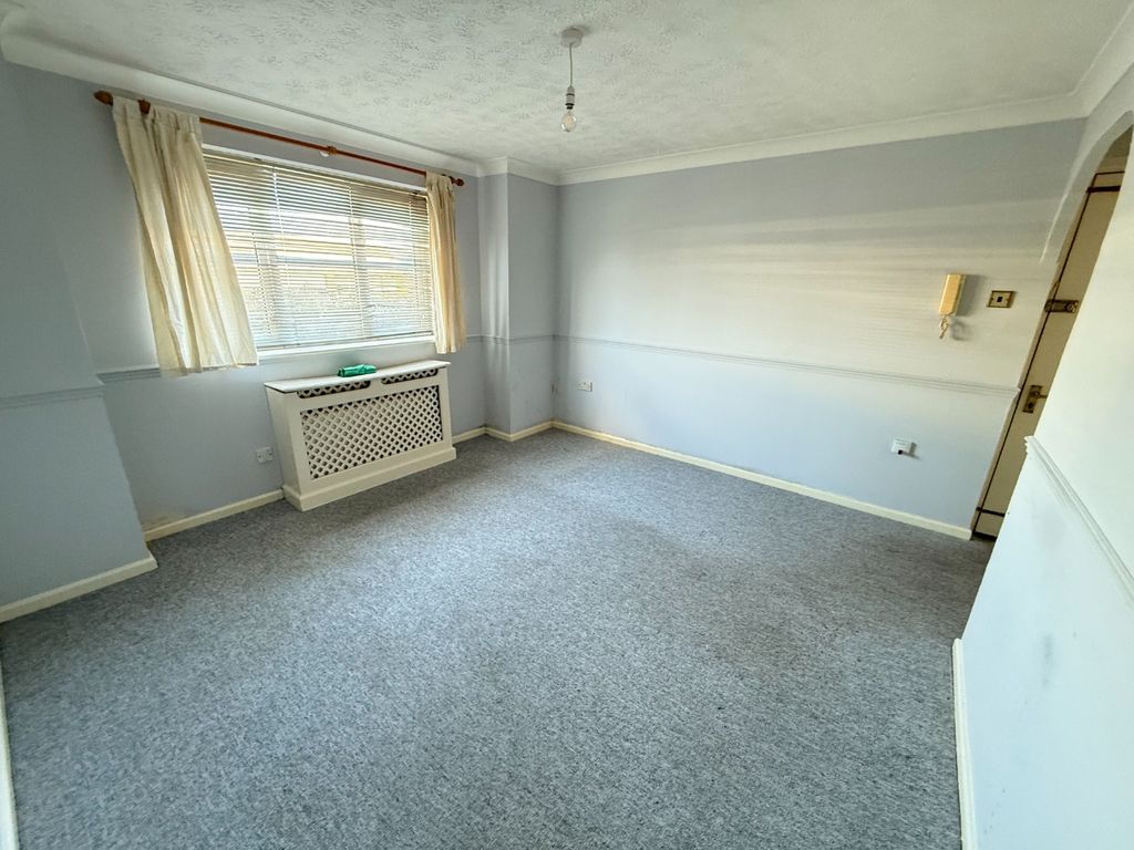 Property photo 2 of 6 4690671