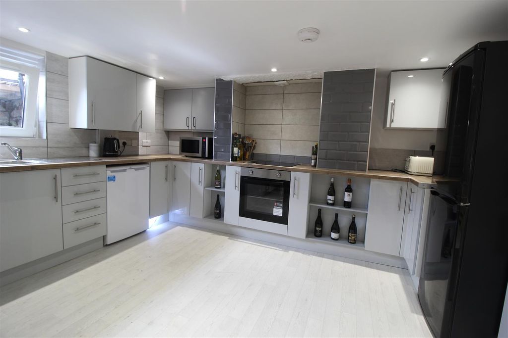 Property photo 3 of 8 Img_6546.Jpg