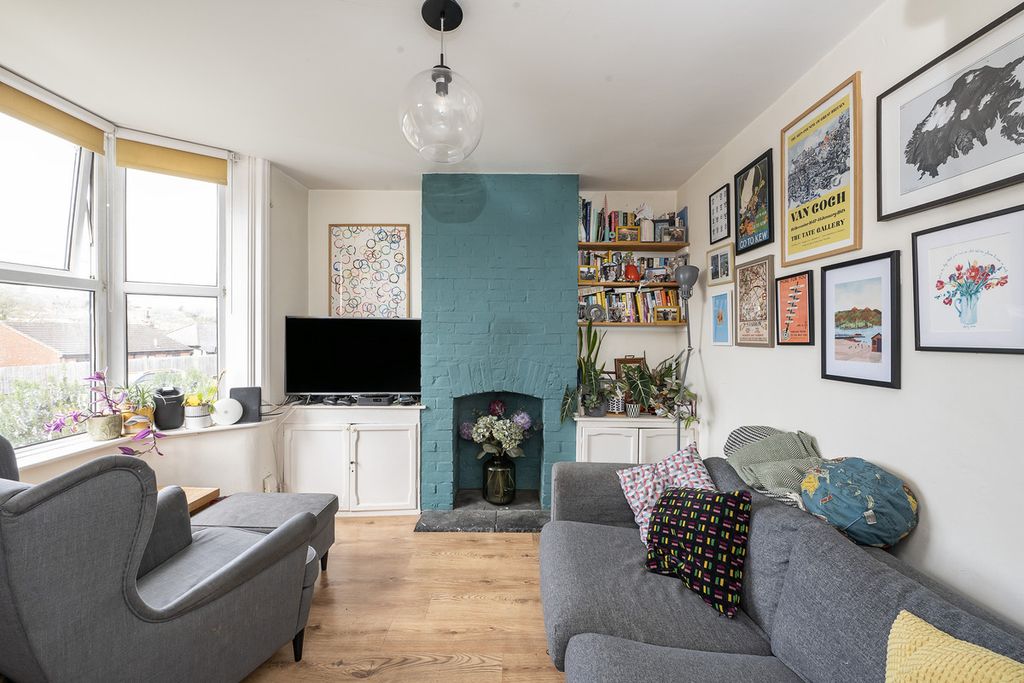 Property photo 3 of 17