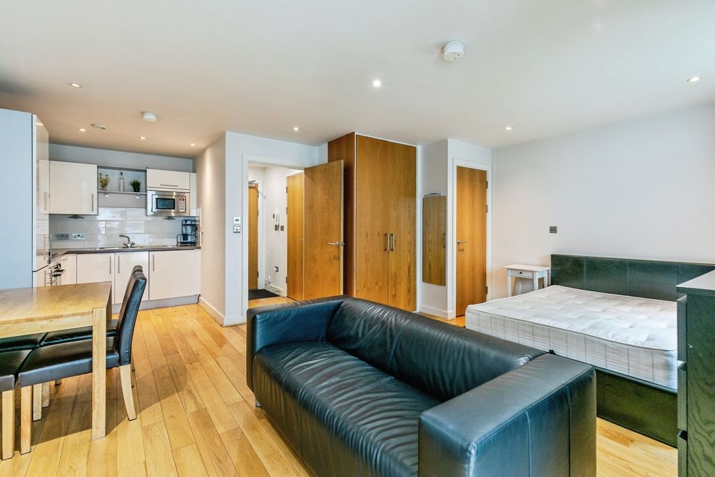 Property photo 1 of 8 Pbox-Img.Jpg