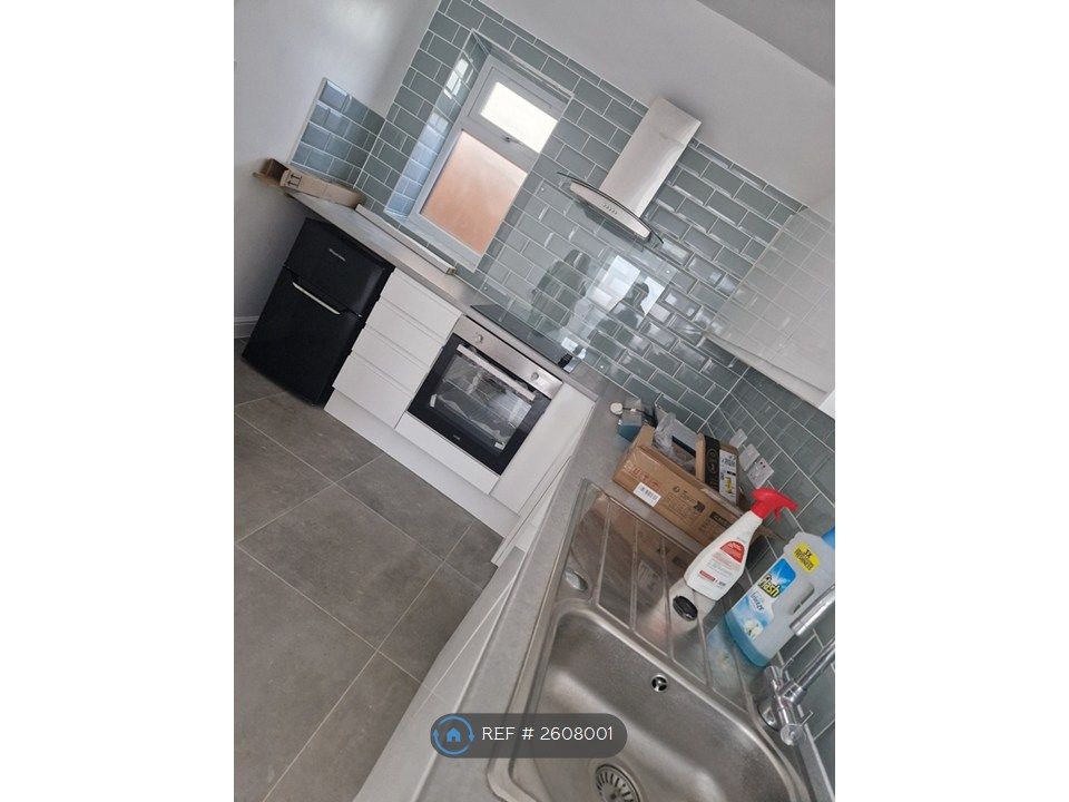 Property photo 2 of 27