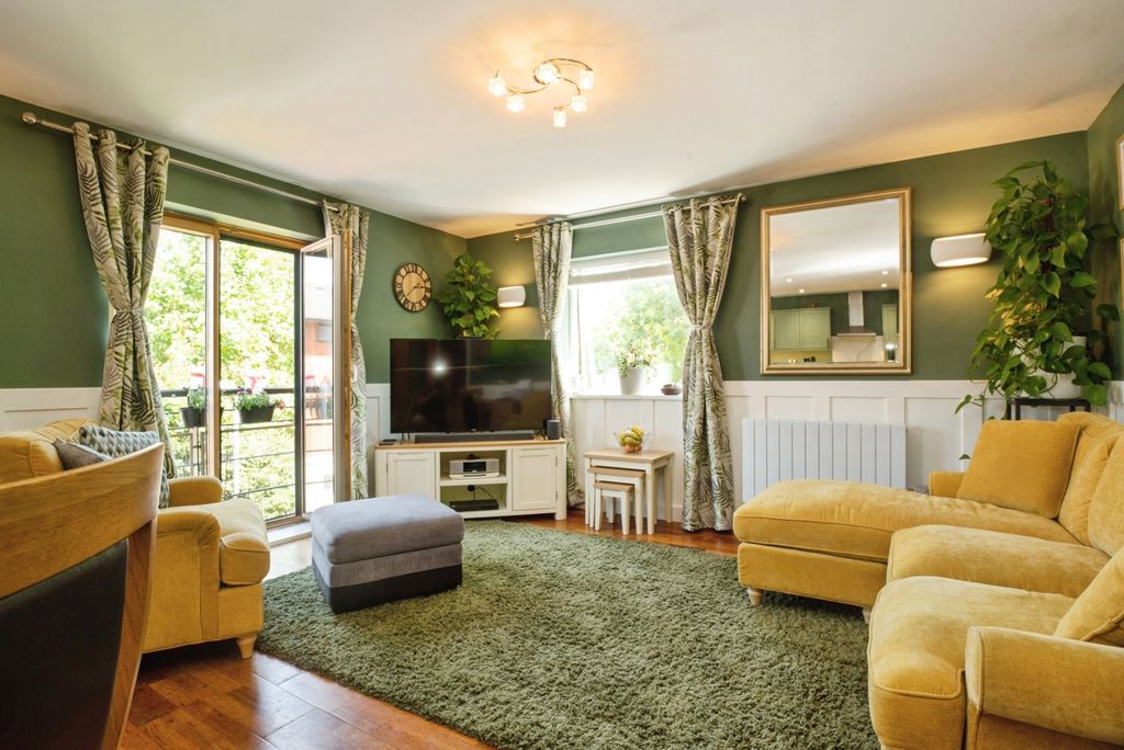 Property photo 1 of 15 Living/Dining Area