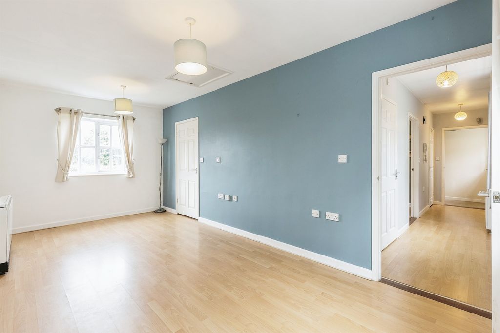 Property photo 3 of 10