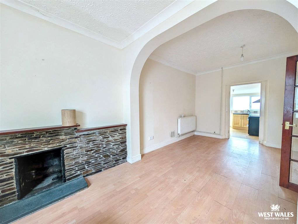 Property photo 3 of 24 1000137933.Jpg