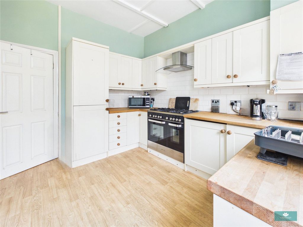 Property photo 3 of 10 Picture No. 28